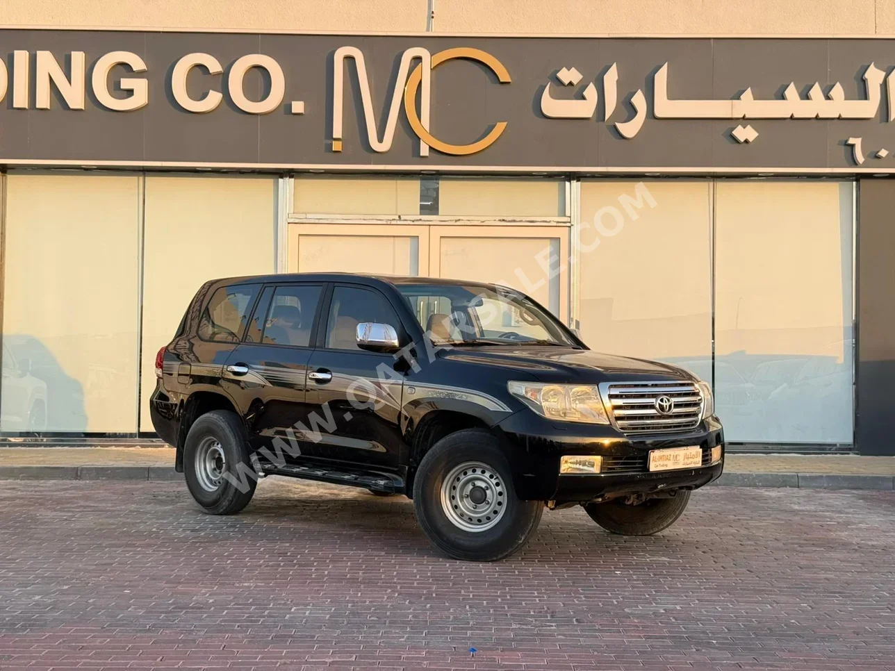 Toyota  Land Cruiser  GXR  2010  Automatic  438,000 Km  8 Cylinder  Four Wheel Drive (4WD)  SUV  Black