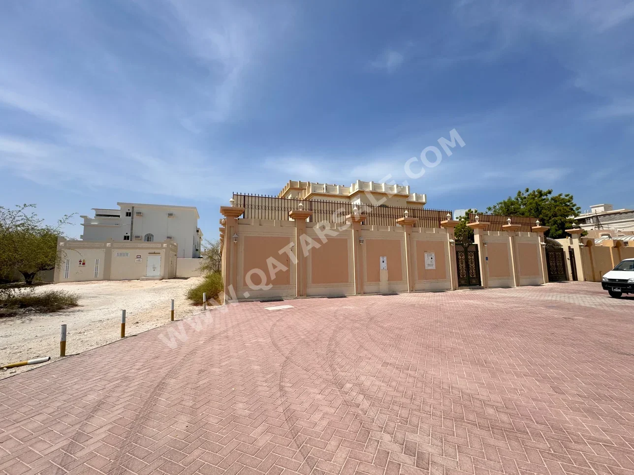 سكن عائلي  - غير مفروشة  - الدوحة  - عنيزة  - 7 غرف نوم