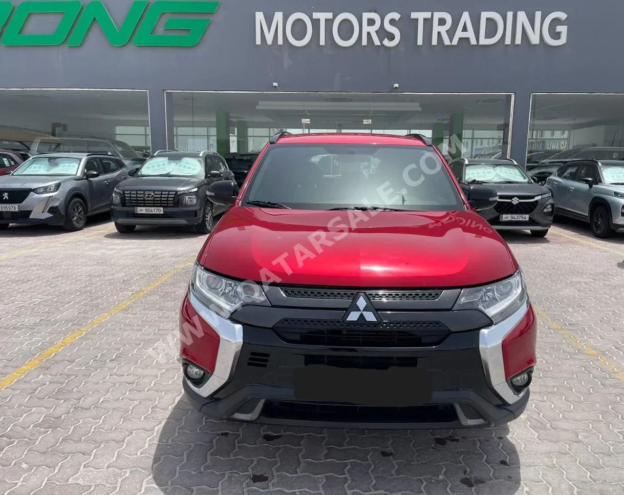 ميتسوبيشي  أوت لاندر  2022  اوتوماتيك  49,000 كم  4 سلندر  دفع رباعي  اس يو في  أحمر  تحت الضمان