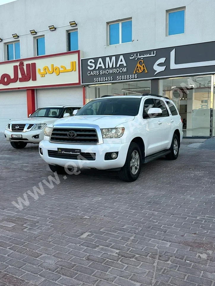 Toyota  Sequoia  SR5  2015  Automatic  390,000 Km  8 Cylinder  Four Wheel Drive (4WD)  SUV  White