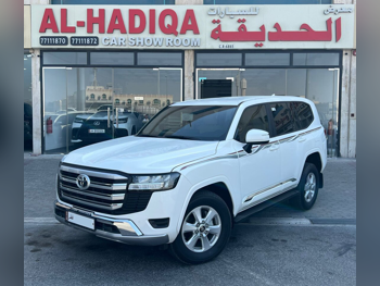 Toyota  Land Cruiser  GXR  2024  Automatic  9,000 Km  6 Cylinder  Four Wheel Drive (4WD)  SUV  White  With Warranty