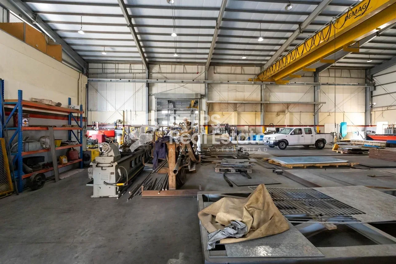 مخازن و مستودعات - الريان  - المنطقة الصناعية  -المساحة: 6538 متر مربع