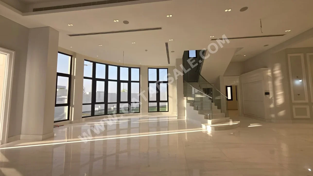 Family Residential  - Not Furnished  - Lusail  - Marina District  - 7 Bedrooms