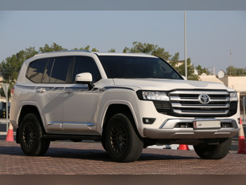 Toyota  Land Cruiser  GXR Twin Turbo  2022  Automatic  180,000 Km  6 Cylinder  Four Wheel Drive (4WD)  SUV  White