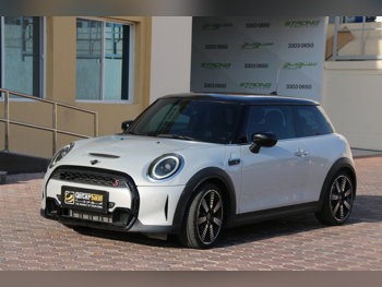 Mini Cooper S 2023 Automatic 88,000 Km 4 Cylinder Front Wheel Drive (FWD) Hatchback Silver With Warranty