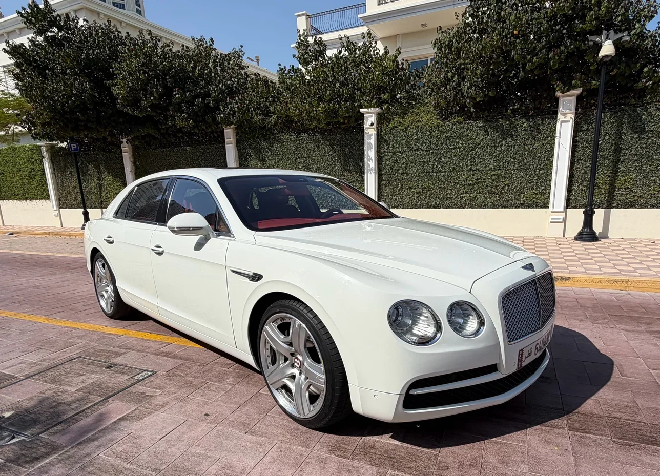 بنتلي  كونتيننتل  جي تي سي  2016  اوتوماتيك  27,000 كم  8 سلندر  دفع كلي مستمر  سيدان  أبيض