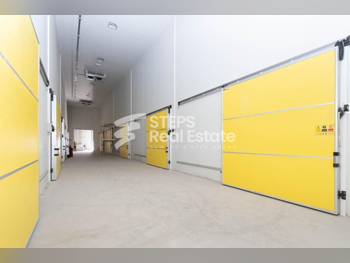 مخازن و مستودعات - الريان  - المنطقة الصناعية  -المساحة: 3750 متر مربع