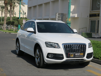 اودي كيو 5 3.2 اس-لاين 2012 اوتوماتيك 179,000 كم 6 سلندر دفع كلي مستمر اس يو في أبيض