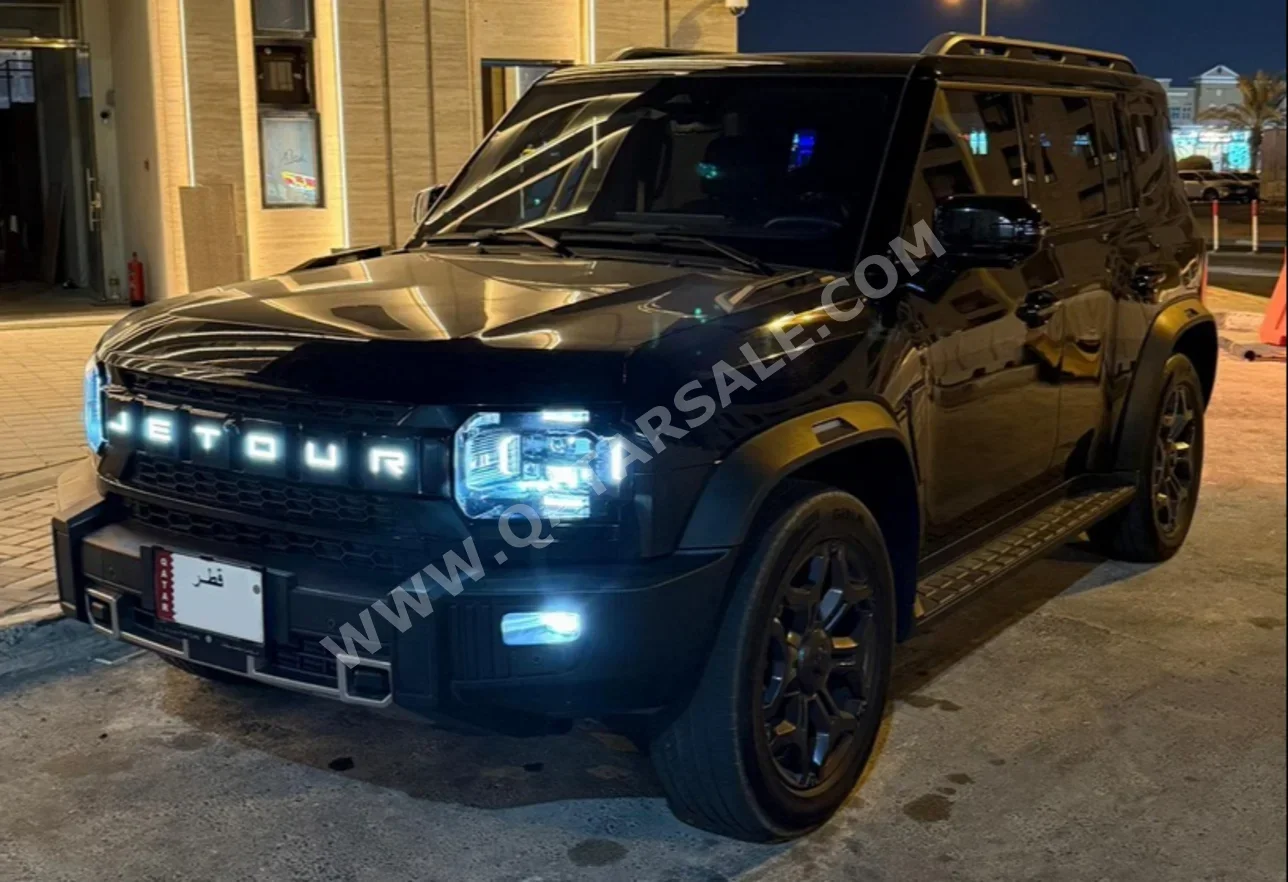 Jetour  T2  Luxury  2024  Automatic  45,000 Km  4 Cylinder  Four Wheel Drive (4WD)  SUV  Black  With Warranty