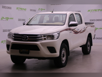 Toyota  Hilux  2022  Manual  224,000 Km  4 Cylinder  Four Wheel Drive (4WD)  Pick Up  White