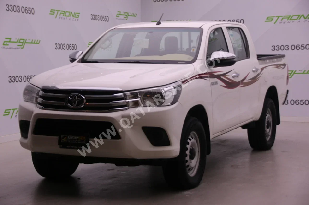 Toyota  Hilux  2022  Manual  224,000 Km  4 Cylinder  Four Wheel Drive (4WD)  Pick Up  White