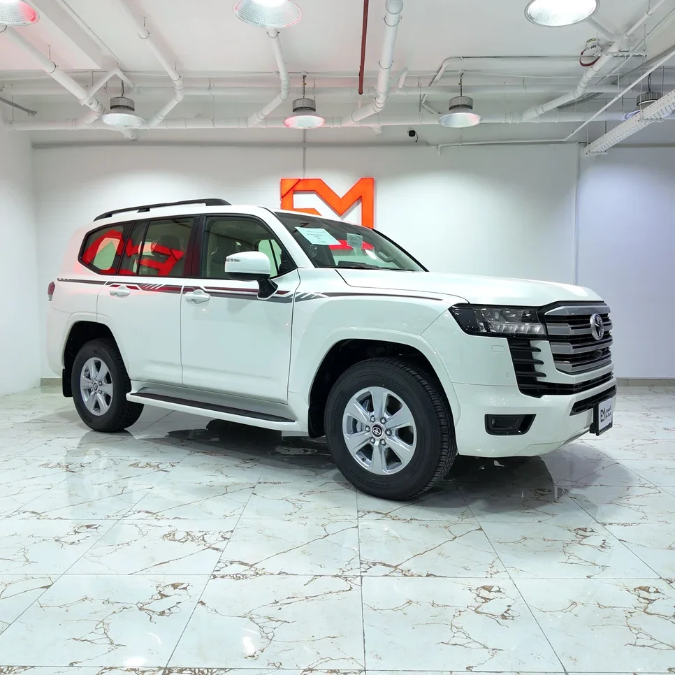 تويوتا  لاند كروزر  جي اكس ار توين توربو  2025  اوتوماتيك  0 كم  6 سلندر  دفع رباعي  اس يو في  أبيض  تحت الضمان