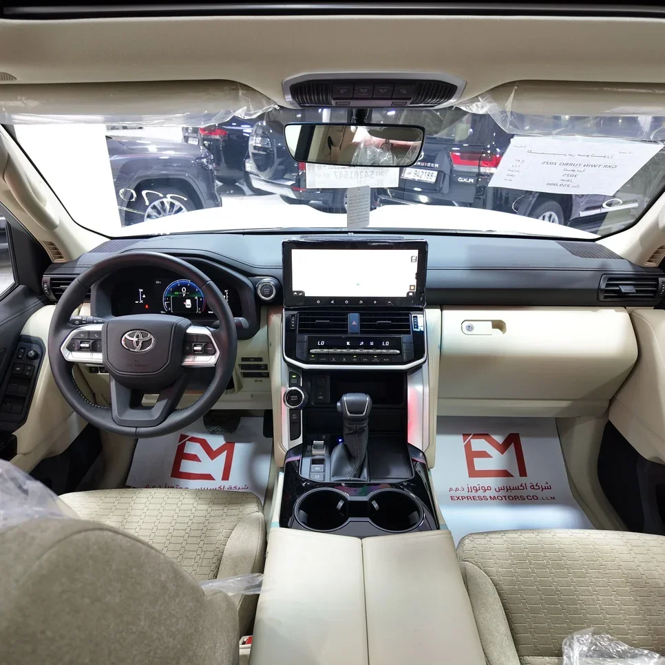 Toyota  Land Cruiser  GXR Twin Turbo  2025  Automatic  0 Km  6 Cylinder  Four Wheel Drive (4WD)  SUV  White  With Warranty