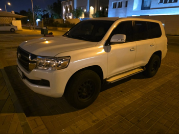 Toyota  Land Cruiser  GX  2019  Automatic  188,000 Km  6 Cylinder  Four Wheel Drive (4WD)  SUV  White