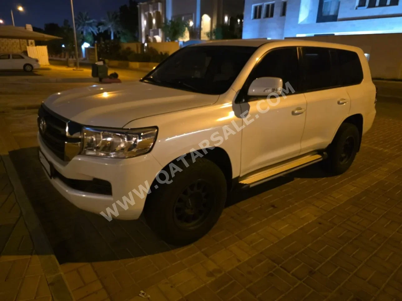 Toyota  Land Cruiser  GX  2019  Automatic  188,000 Km  6 Cylinder  Four Wheel Drive (4WD)  SUV  White
