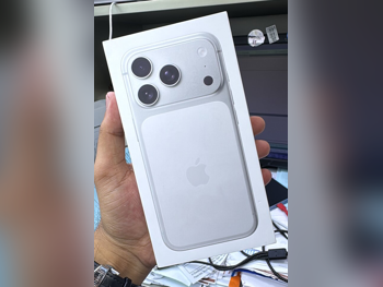 Mobile Phones Apple  - Iphone 17  - Pro Max  - Silver  - 256 GB  - Under Warranty
