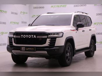 Toyota  Land Cruiser  GR Sport Twin Turbo  2025  Automatic  32,000 Km  6 Cylinder  Four Wheel Drive (4WD)  SUV  White  With Warranty