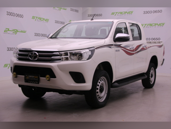 Toyota  Hilux  2020  Automatic  33,000 Km  4 Cylinder  Four Wheel Drive (4WD)  Pick Up  White