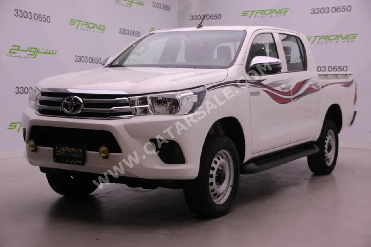 Toyota  Hilux  2020  Automatic  33,000 Km  4 Cylinder  Four Wheel Drive (4WD)  Pick Up  White