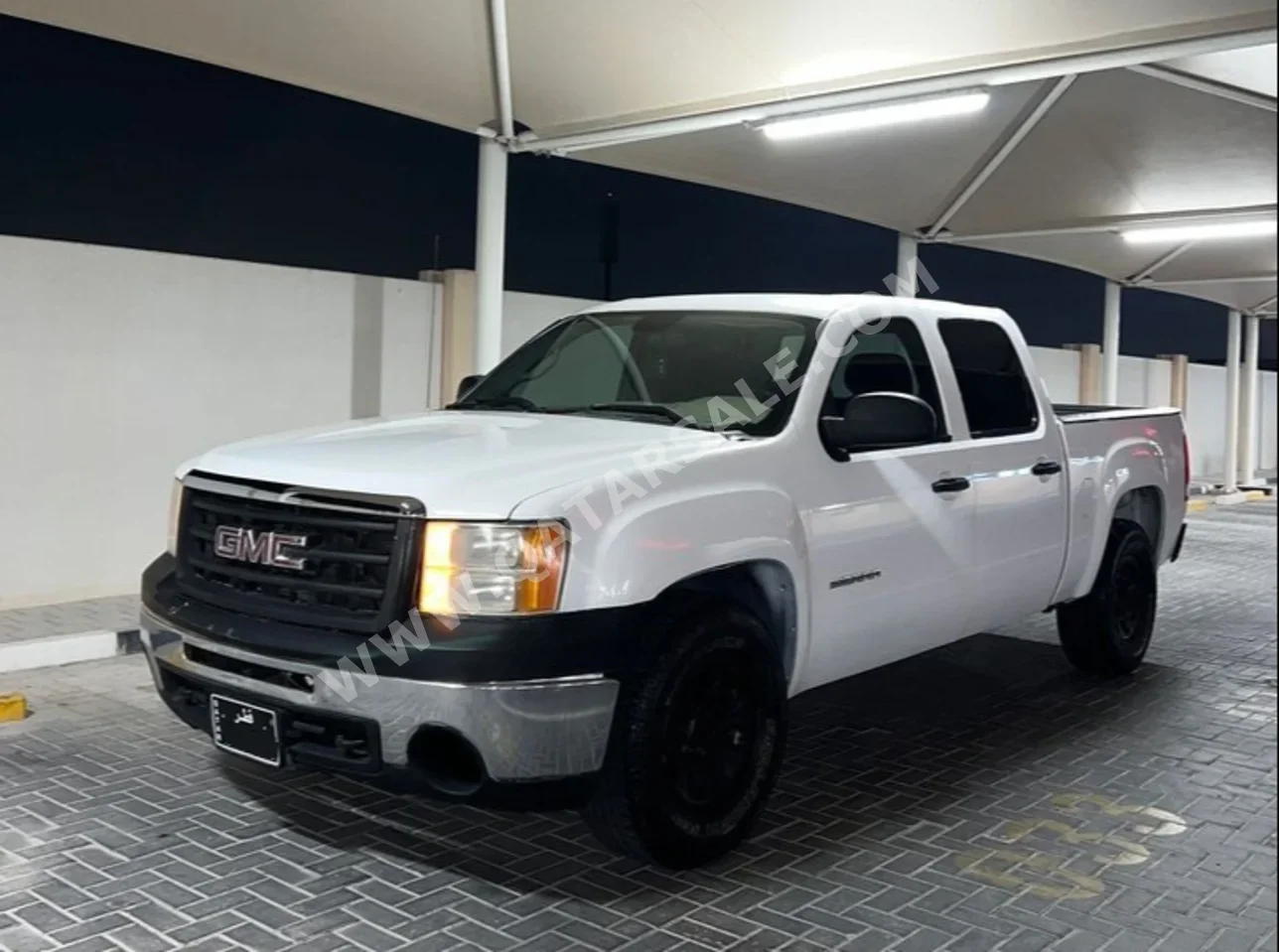 جي ام سي  سييرا  1500  2011  اوتوماتيك  319,000 كم  8 سلندر  دفع رباعي  بيكب  أبيض