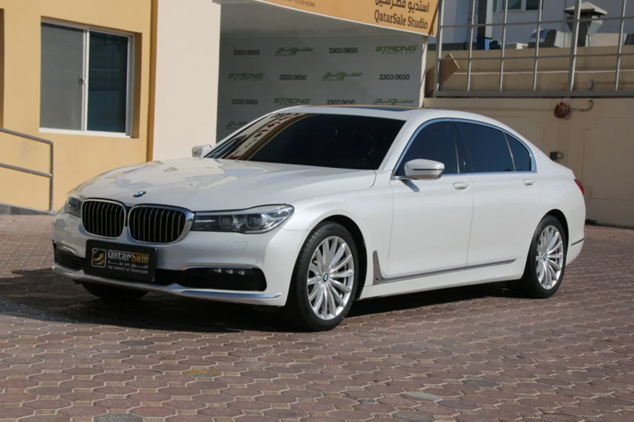بي ام دبليو  الفئة - السابعة  730 Li  2019  اوتوماتيك  113,000 كم  4 سلندر  دفع خلفي  سيدان  أبيض