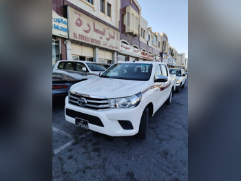 Toyota  Hilux  2022  Manual  140,000 Km  4 Cylinder  Four Wheel Drive (4WD)  Pick Up  White