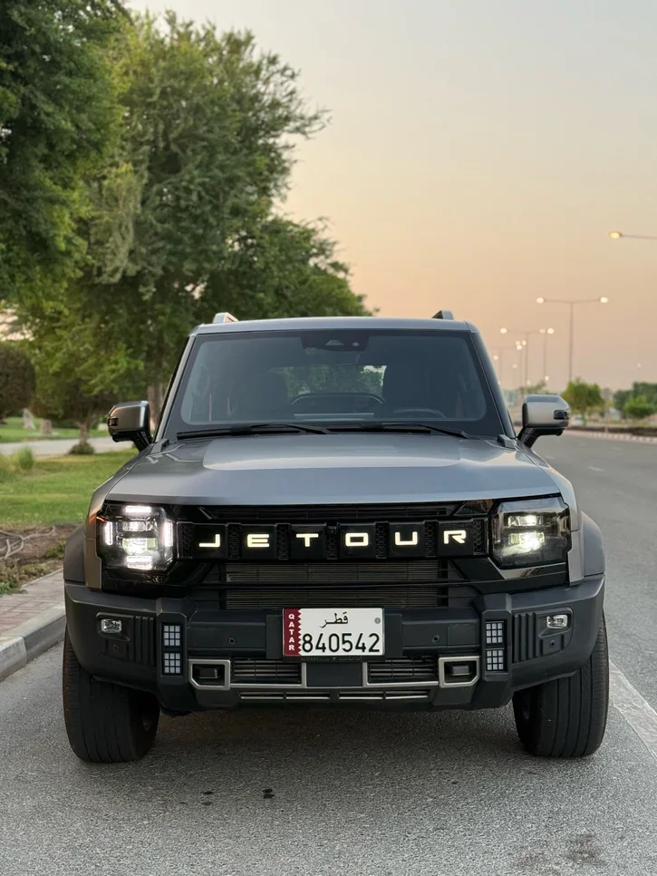 جيتور تي 2 لكجري 2025 اوتوماتيك 10,000 كم 4 سلندر دفع رباعي اس يو في رمادي