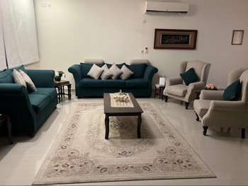 الأرائك والكنب والكراسي طقم كنب  - أخضر وبيج  - مع طاولة