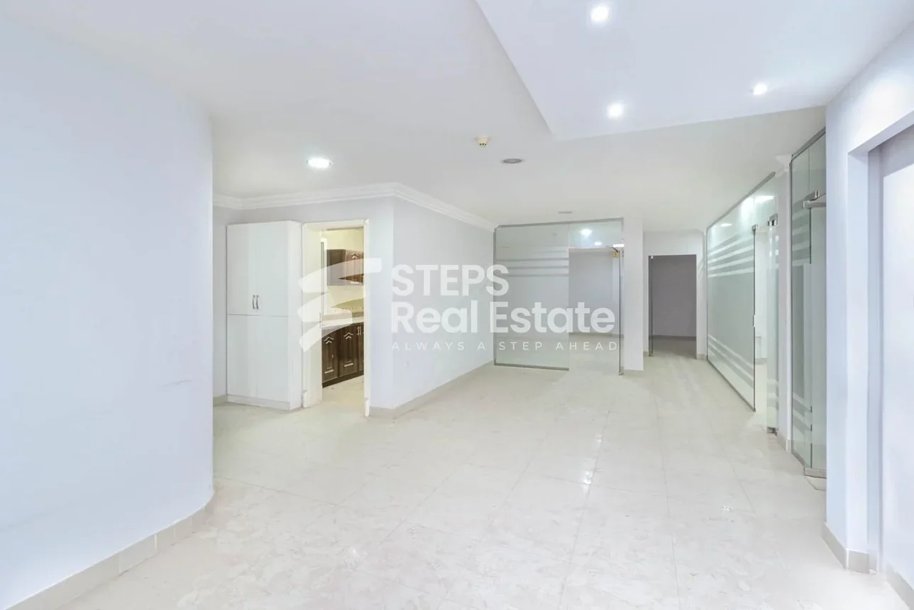 مكاتب تجارية - غير مفروشة  - الريان  - عين خالد