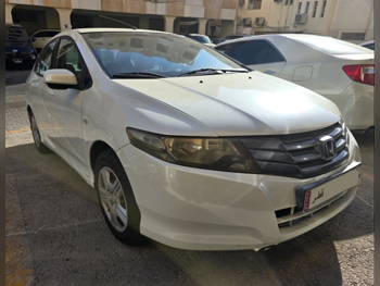 هوندا  سيتي  2009  اوتوماتيك  183,900 كم  4 سلندر  سحب امامي  سيدان  أبيض لؤلؤي