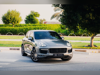 Porsche  Cayenne  GTS  2016  Automatic  94,000 Km  8 Cylinder  Four Wheel Drive (4WD)  SUV  Silver