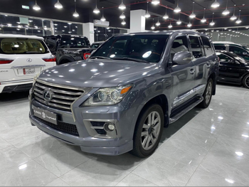 Lexus  LX  570 S  2014  Automatic  326,000 Km  8 Cylinder  Four Wheel Drive (4WD)  SUV  Dark Gray