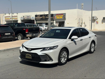 Toyota  Camry  GLE  2024  Automatic  49,000 Km  4 Cylinder  Front Wheel Drive (FWD)  Sedan  White  With Warranty