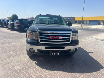 جي ام سي  سييرا  1500  2013  اوتوماتيك  474,000 كم  8 سلندر  دفع رباعي  بيكب  أسود