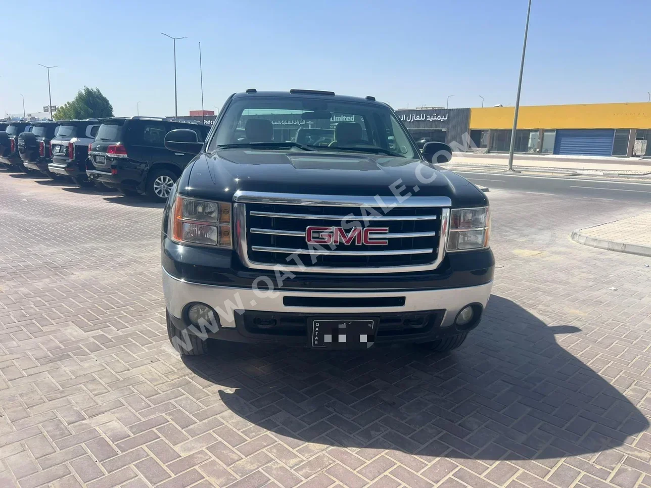 جي ام سي  سييرا  1500  2013  اوتوماتيك  474,000 كم  8 سلندر  دفع رباعي  بيكب  أسود