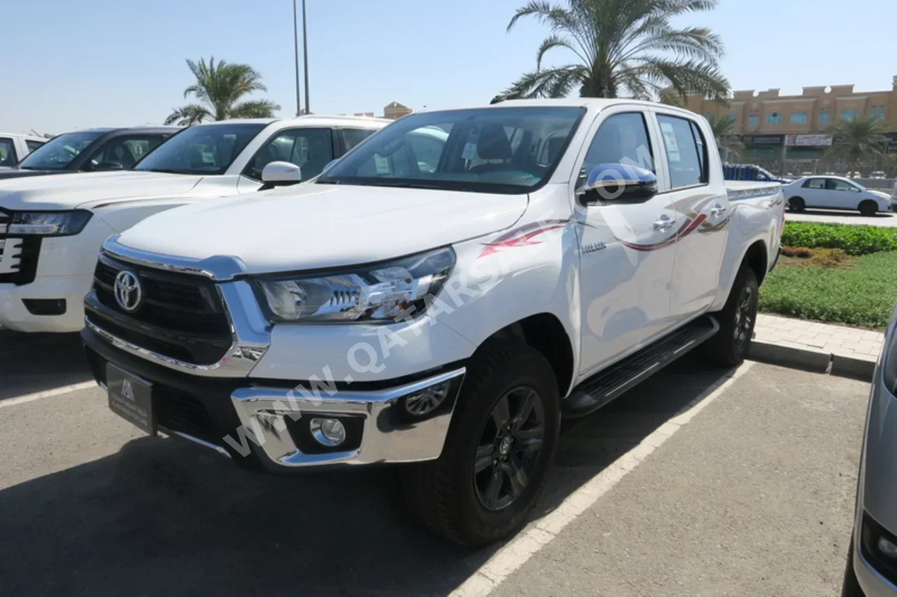 Toyota  Hilux  2025  Automatic  0 Km  4 Cylinder  Four Wheel Drive (4WD)  Pick Up  White  With Warranty
