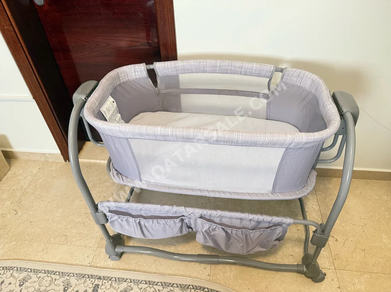 أسّرة الأطفال - سرير طفل رضيع  - اللون الرمادي