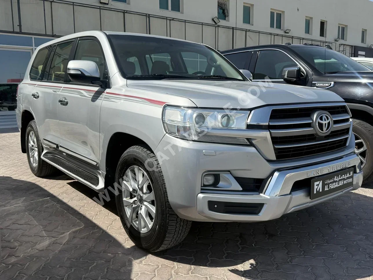 Toyota  Land Cruiser  GXR  2020  Automatic  304,000 Km  8 Cylinder  Four Wheel Drive (4WD)  SUV  Silver