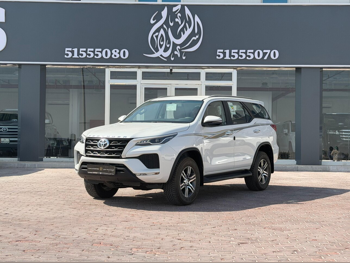 تويوتا  فورشنر  2025  اوتوماتيك  400 كم  4 سلندر  دفع رباعي  اس يو في  أبيض  تحت الضمان