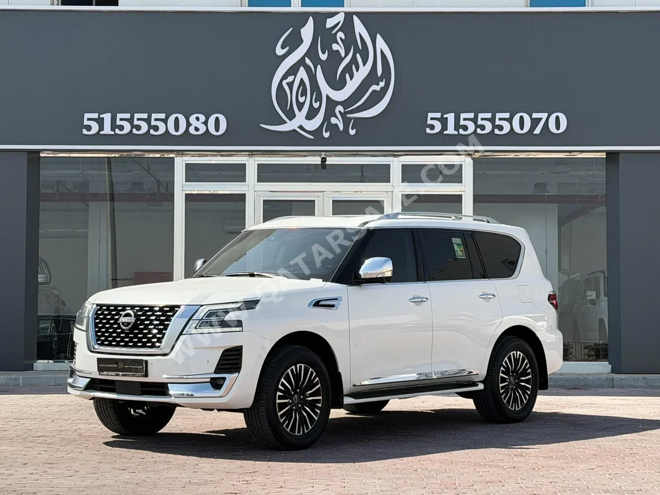 Nissan  Patrol  Platinum  2023  Automatic  33,000 Km  6 Cylinder  Four Wheel Drive (4WD)  SUV  White  With Warranty