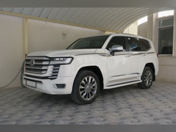 تويوتا  لاند كروزر  في اكس ار توين توربو  2024  اوتوماتيك  40,000 كم  6 سلندر  دفع رباعي  اس يو في  أبيض  تحت الضمان