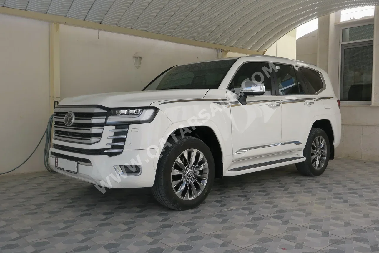 تويوتا  لاند كروزر  في اكس ار توين توربو  2024  اوتوماتيك  40,000 كم  6 سلندر  دفع رباعي  اس يو في  أبيض  تحت الضمان