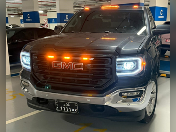 جي ام سي  سييرا  1500  2017  اوتوماتيك  129,000 كم  8 سلندر  دفع رباعي  بيكب  رمادي