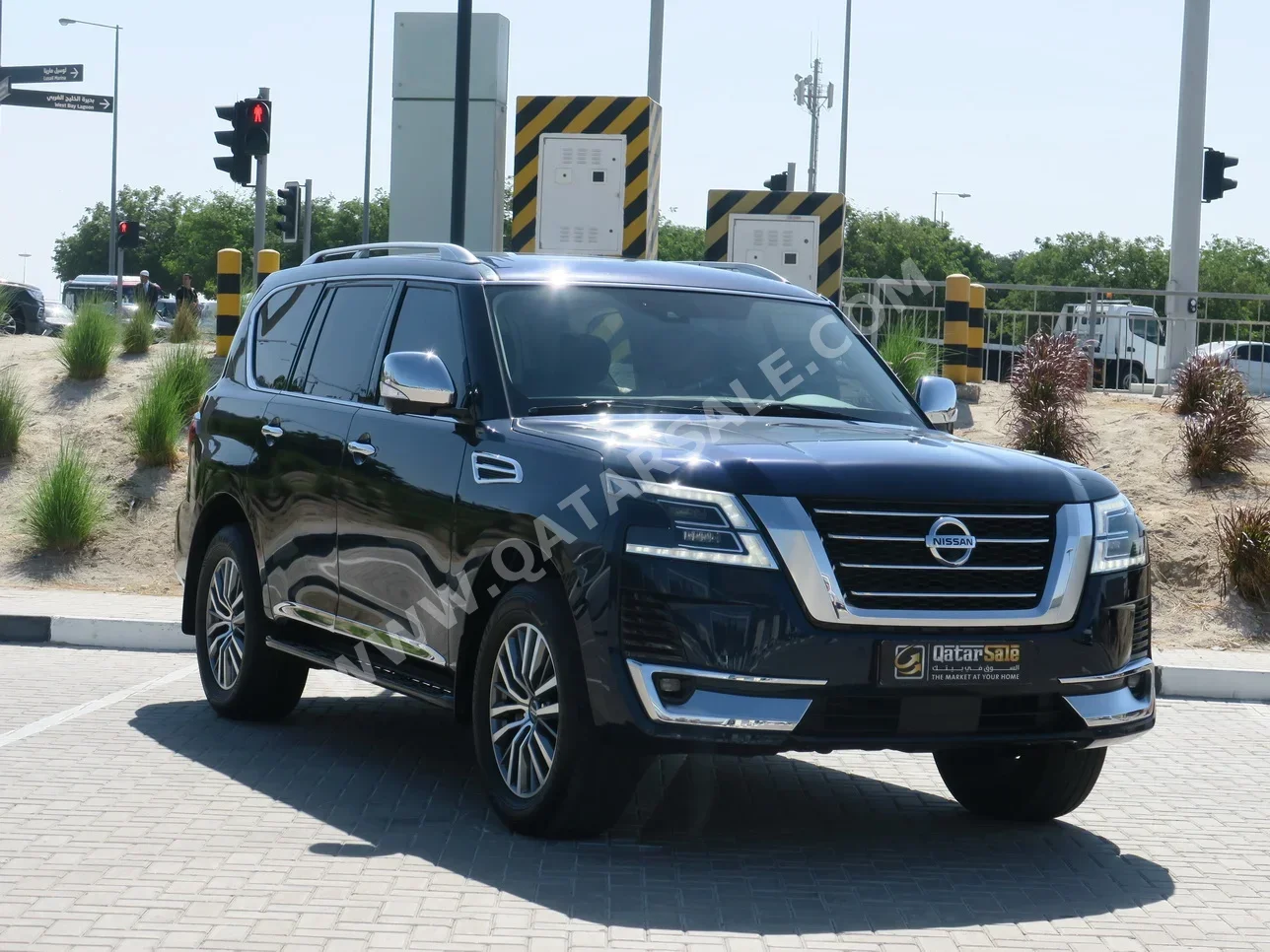 Nissan  Patrol  Platinum  2021  Automatic  93,000 Km  6 Cylinder  Four Wheel Drive (4WD)  SUV  Dark Blue  With Warranty
