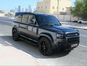 لاند روفر  ديفيندر  110 اكس  2022  اوتوماتيك  96,000 كم  6 سلندر  دفع رباعي  اس يو في  رمادي كاربيثيان  تحت الضمان