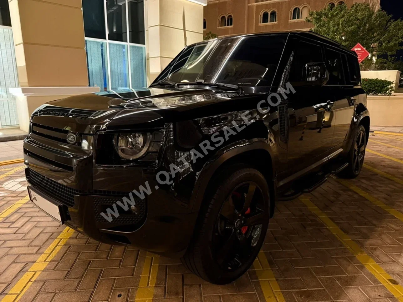 لاند روفر  ديفيندر  110 اتش اس اي  2021  اوتوماتيك  67,000 كم  6 سلندر  دفع رباعي  اس يو في  أسود