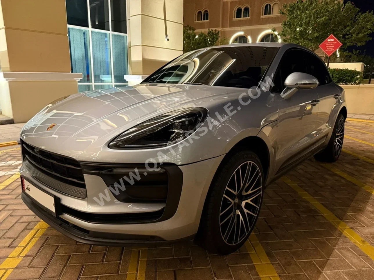 بورش  ماكان  2022  اوتوماتيك  30,000 كم  4 سلندر  دفع رباعي  اس يو في  فضي  تحت الضمان