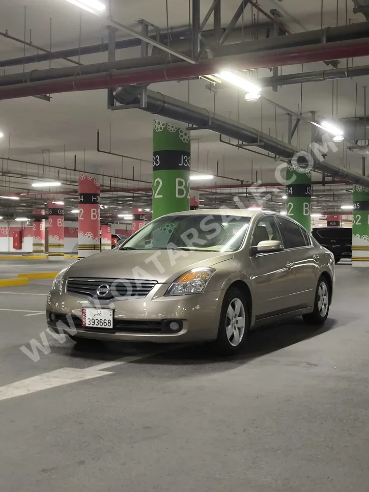 نيسان  ألتيما  2.5 اس  2008  اوتوماتيك  98,000 كم  4 سلندر  سحب امامي  سيدان  ذهبي