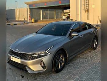 Kia  K5  2022  Automatic  78,900 Km  4 Cylinder  Front Wheel Drive (FWD)  Sedan  Gray  With Warranty
