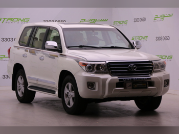 Toyota  Land Cruiser  GXR  2013  Automatic  209,000 Km  8 Cylinder  Four Wheel Drive (4WD)  SUV  White